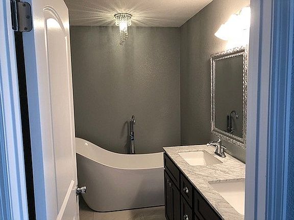 4th image of 8122 Andersonville Pike