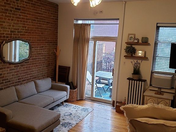 3rd image of 124 W 78th St APT 8