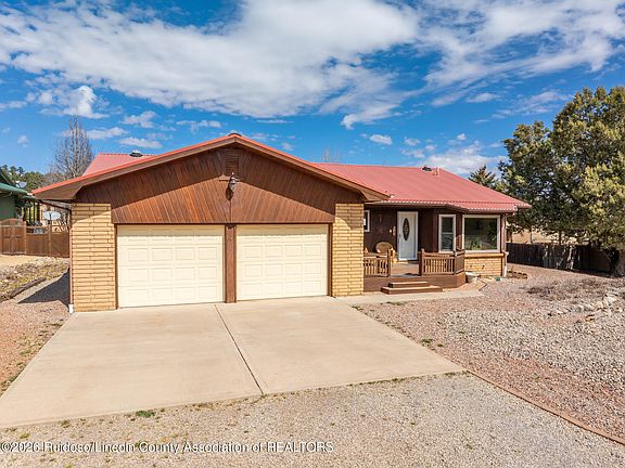 3rd image of 142 N Eagle Dr