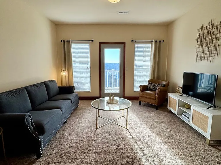 Eagle View Luxury Apartments — Photo 123