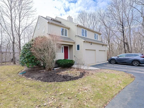 38 Poppasquash Rd Unit 38, North Attleboro, MA 02760