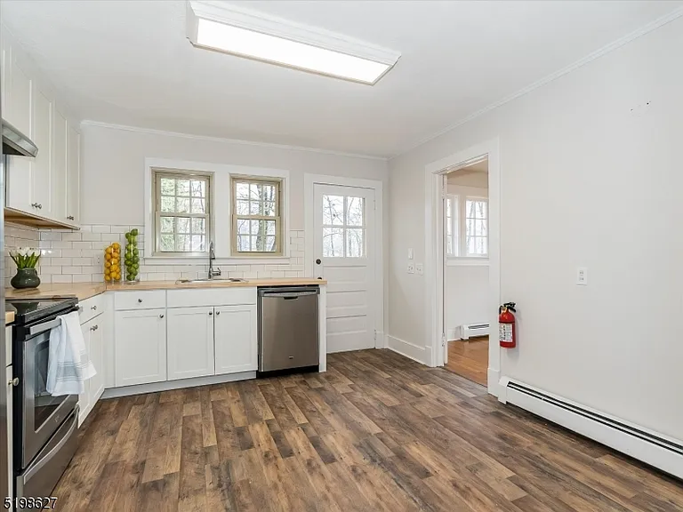 81A Alexander Ave #1 — Photo 6