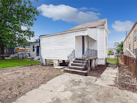 5th image of 705 Tricou St