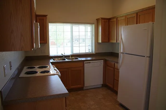 1753 NW Woodland Dr — Photo 9