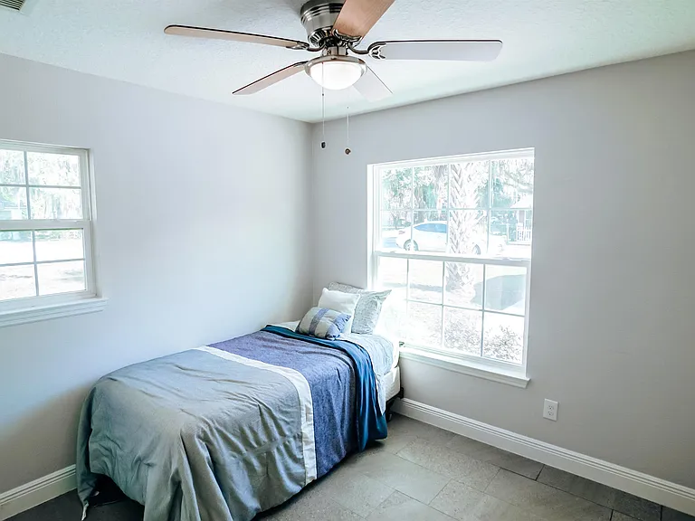 1517 N Grandview St #1 — Photo 12