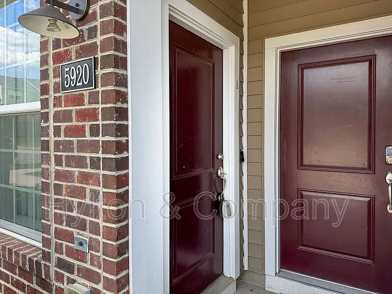 2 bed, 2.5 bath, 1524 sqft, $2,210 — Photo 4