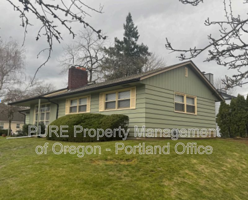 2nd image of 6733 N Stanford Ave
