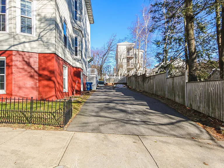 29 Saint Lawrence St #2 — Photo 37