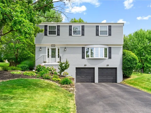 9342 Doral Dr, Pittsburgh, PA 15237