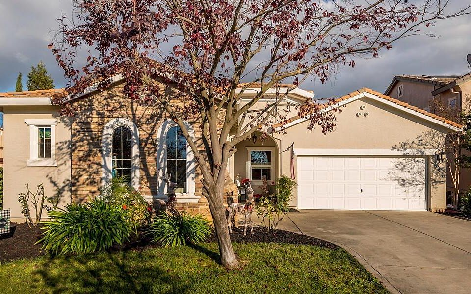 1st image of 957 Monterey Way