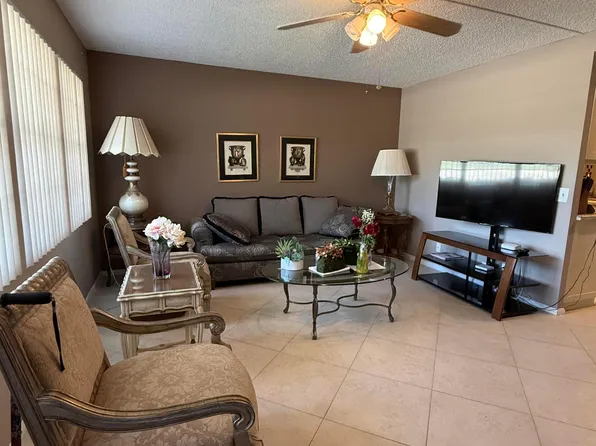 1008 Wolverton A, Boca Raton, FL 33434