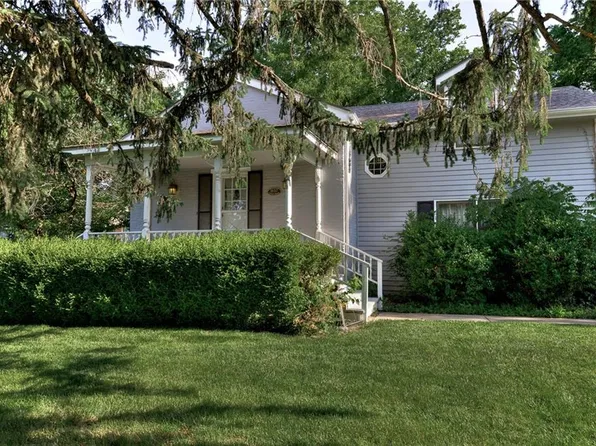 504 E Mill St, Liberty, MO 64068