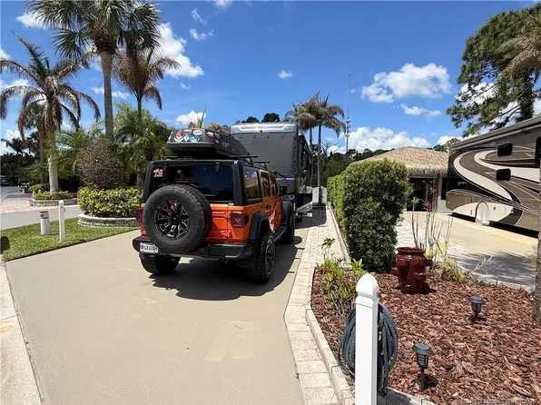 69 NW Boundary Dr, Port Saint Lucie, FL 34986