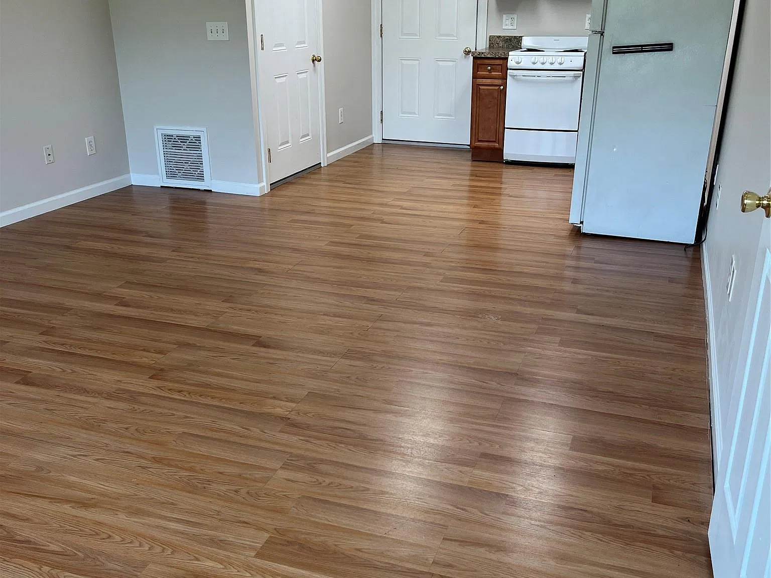 Studio, 1.0 bath, 500 sqft, $1,600 — Photo 2