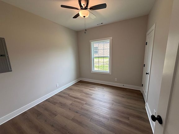4th image of 206 Cates St