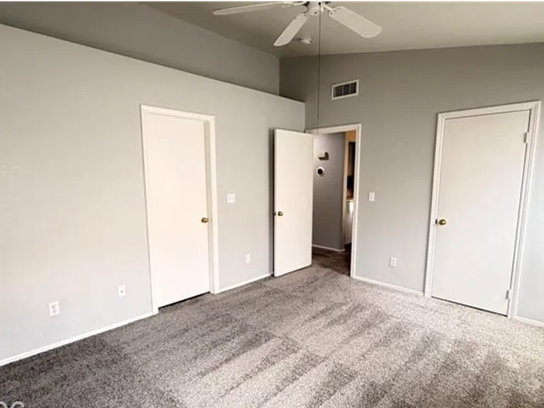 7220 Paradise Bay Dr — Photo 6