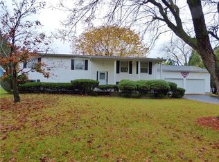 2 Courtney Dr, Seneca Falls, NY 13148