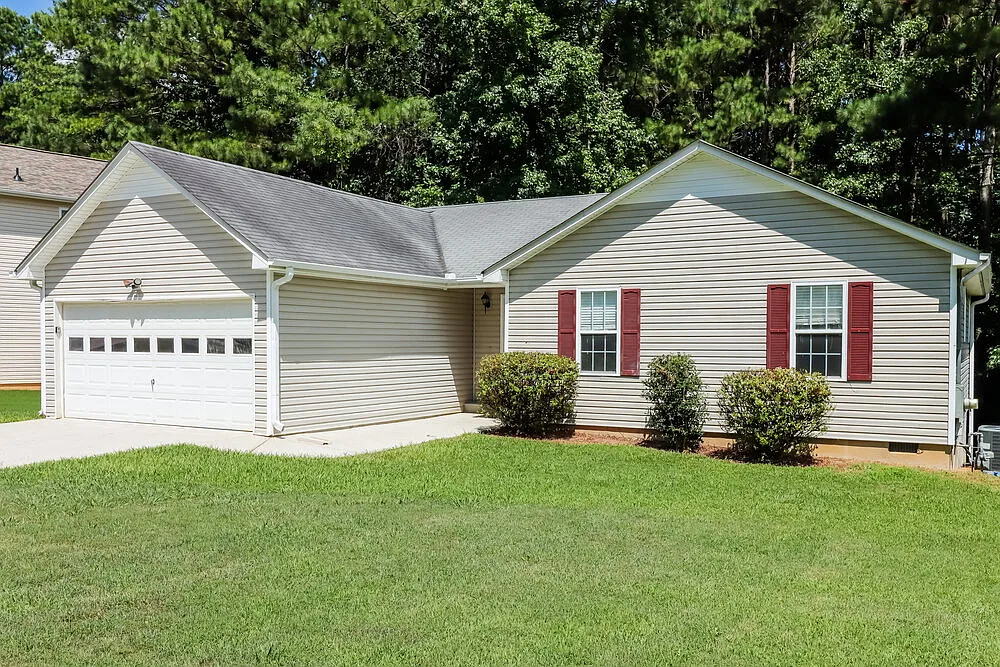 3 bed, 2.0 bath, 1277 sqft, $2,250 — Photo 3