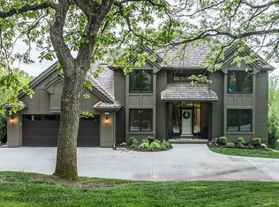 958 S 220th St, Elkhorn, NE 68022