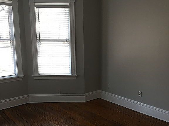 5th image of 3001 E Broad St APT 2