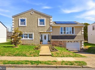 1119 Kent Ln, Philadelphia, PA 19115