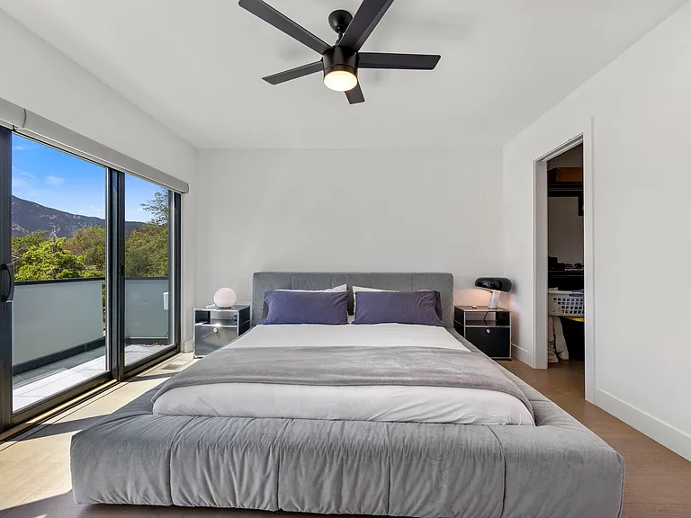 2457 Walnut St — Photo 18