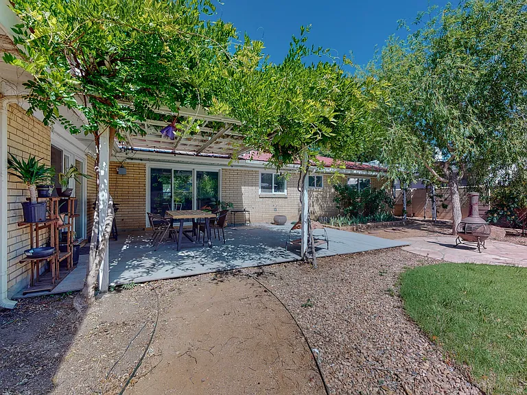 2810 Carolina St NE — Photo 45