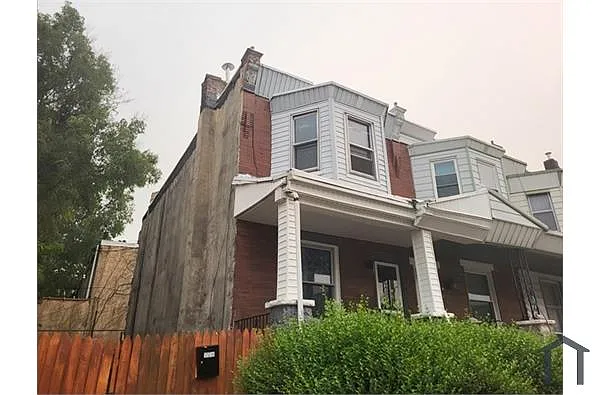 Building Photo - 5540 Media St