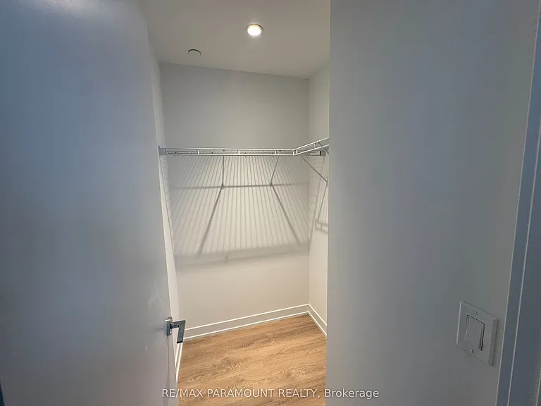 1037 The Queensway #605 — Photo 16