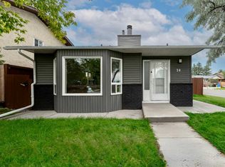 36 W Whitehaven Rd NE, Calgary, AB T1Y 6A4