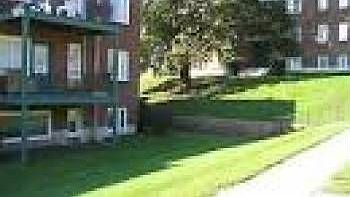5th image of 1335 Westminster St APT 3