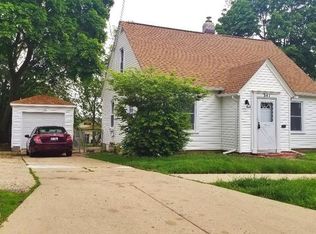 341 N Jackson St, Elgin, IL