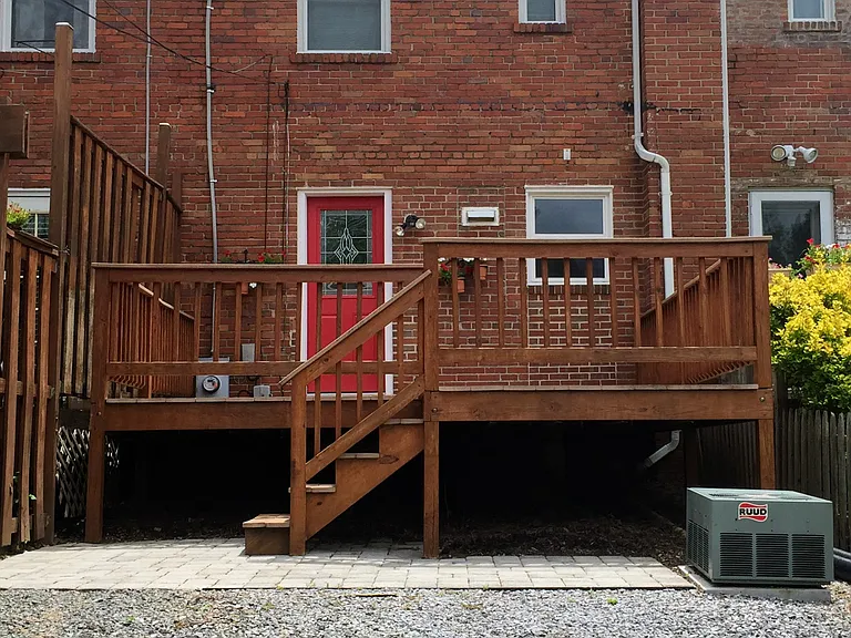 534 E Luray Ave — Photo 5