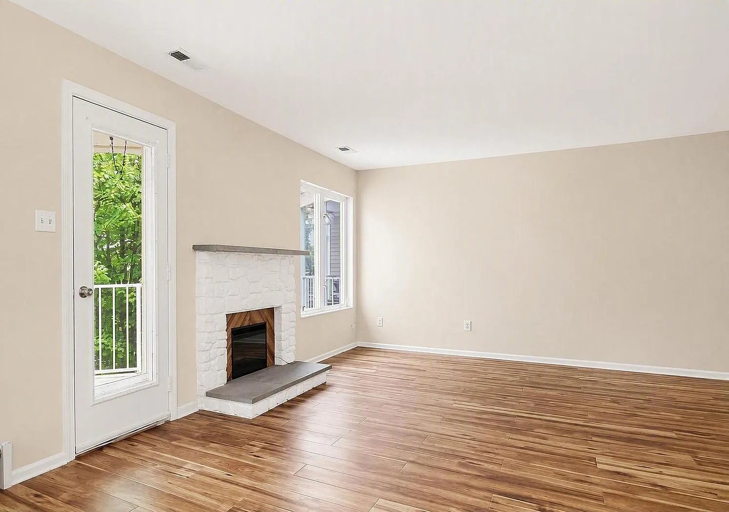2 bed, 1.5 bath, 1225 sqft, $2,150 — Photo 3