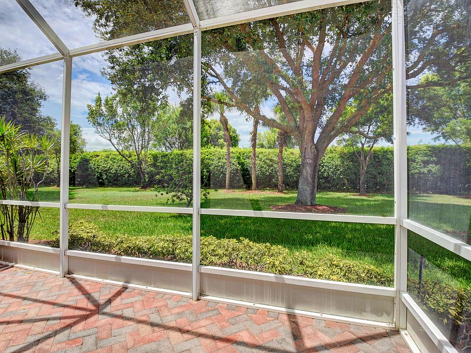 Home For Sale In Majestic Isles