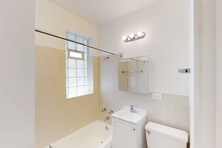 Maple Court — Photo 38