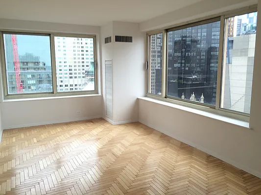 Rented by NY NY Condo, Inc | media 28