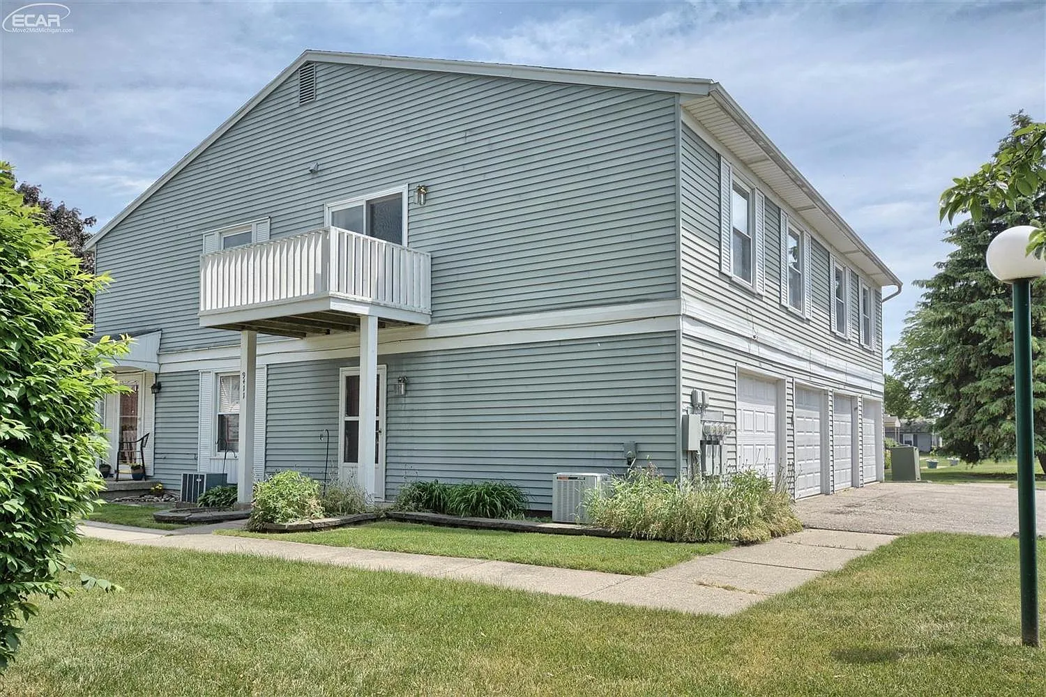 9411 Parkwood N photo 1