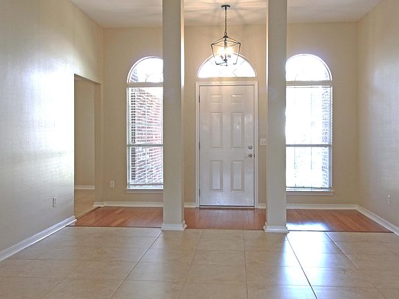 4th image of 376 Waterview Cove Dr