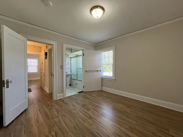 2417 N Rosa Parks Way — Photo 19