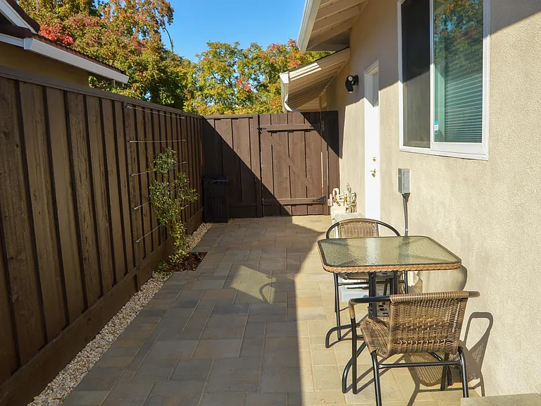 1704 Husted Ave #2 — Photo 32