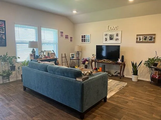 207 Whipporwill Ln — Photo 3