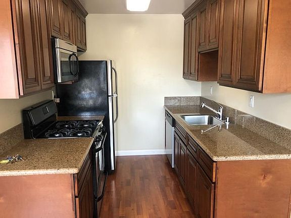 5th image of 340 Ventura Ave