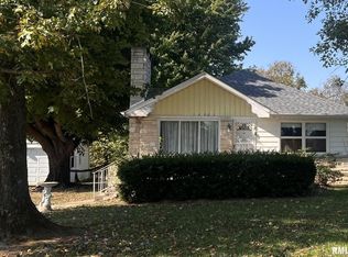 12563 Saraville Rd, Marion, IL 62959