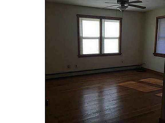 4th image of 870 Norman Ave