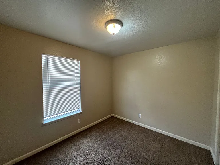 5202 Fountain Lake — Photo 23