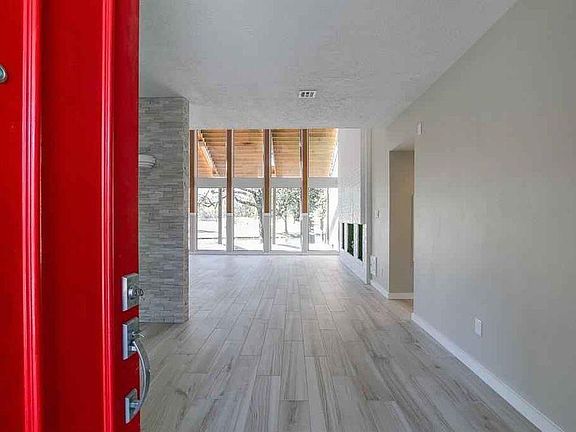 3rd image of 2307 Forest Garden Dr