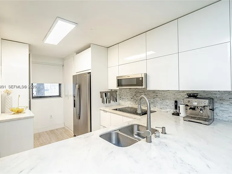 9856 Nob Hill Ln #9856 — Photo 11