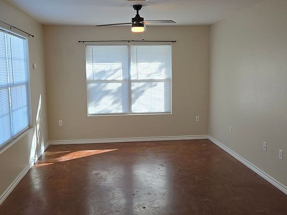 4th image of 1208 W Avenue D