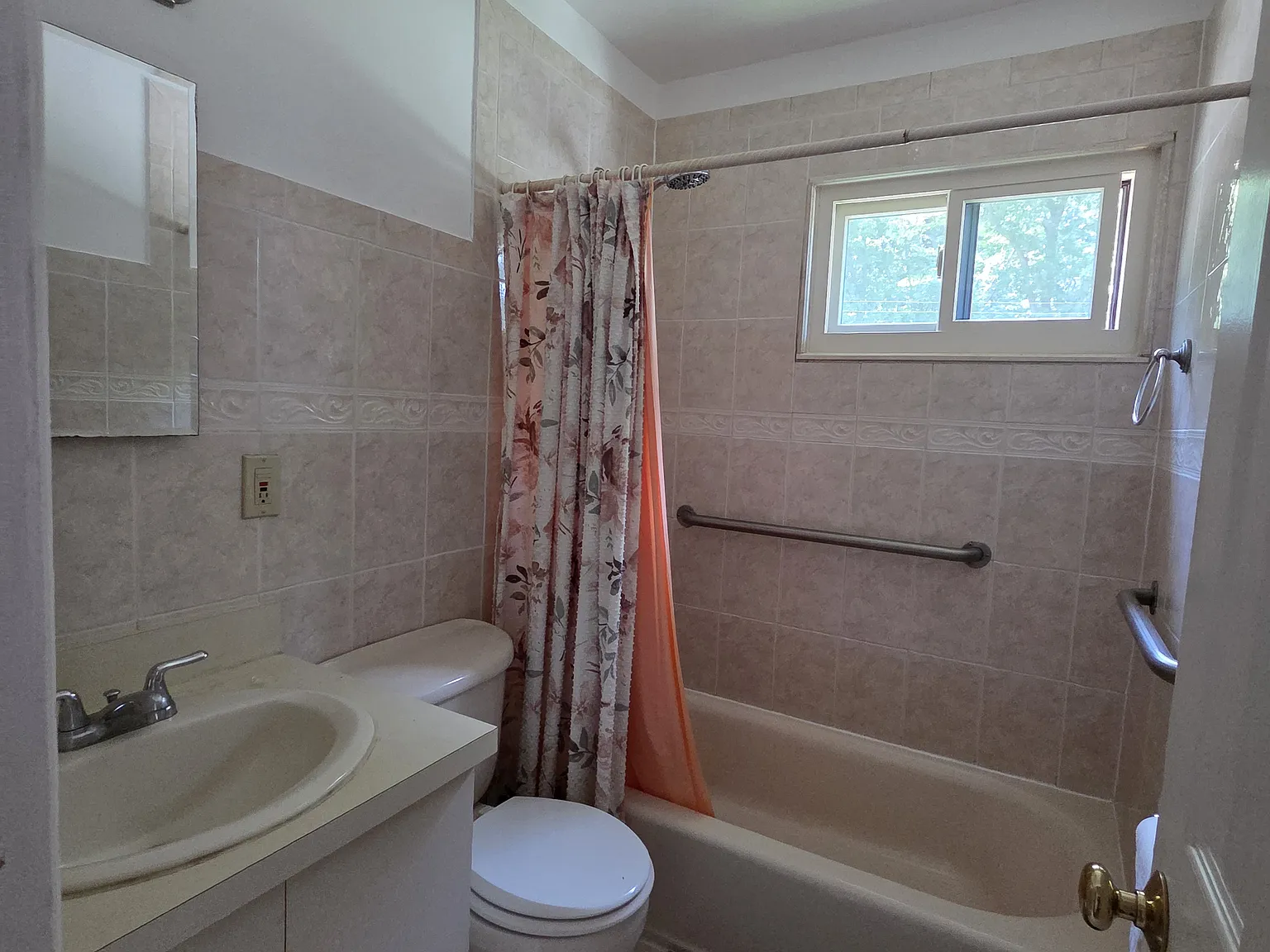 1 bed, 500 sqft, $1,700 — Photo 3
